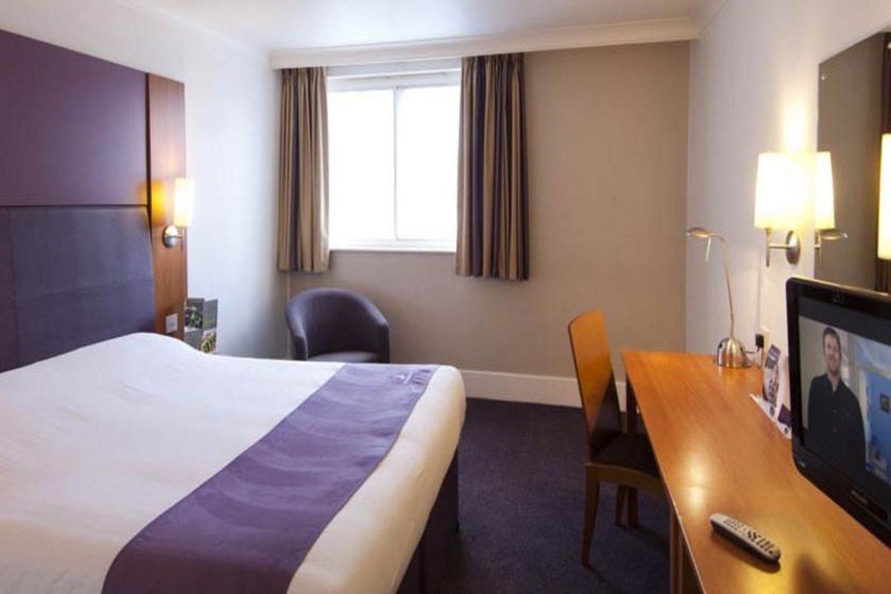 Premier Inn Gravesend - A2/Singlewell ภายนอก รูปภาพ